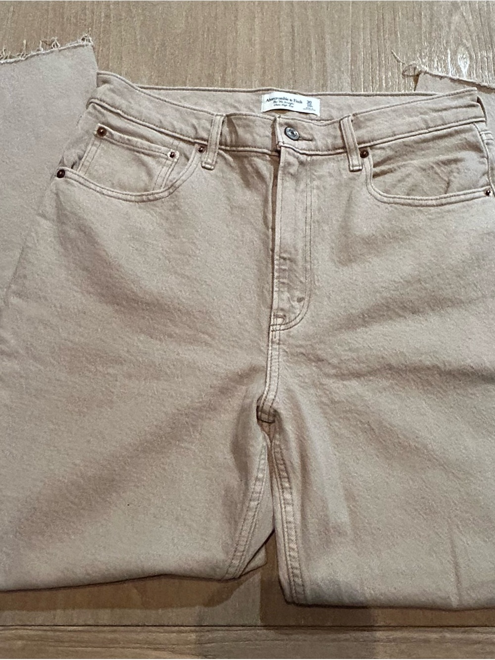 Abercrombie & Fitch "The 90s Straight Ultra High Rise